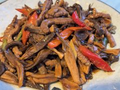 鹿茸菇炒牛柳-芭厘农庄老字号·清远鸡