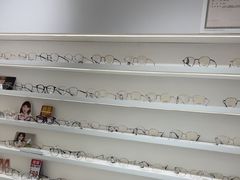-美式眼镜·授权蔡司.依视路.尼康.豪雅.明月(南翔印象城店)