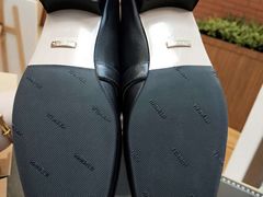 -爱革·洗衣改衣·洗鞋修鞋·洗包修包·奢侈品护理(宝地广场店)