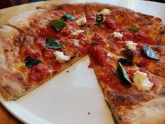 -城市大道红炉披萨烘焙坊