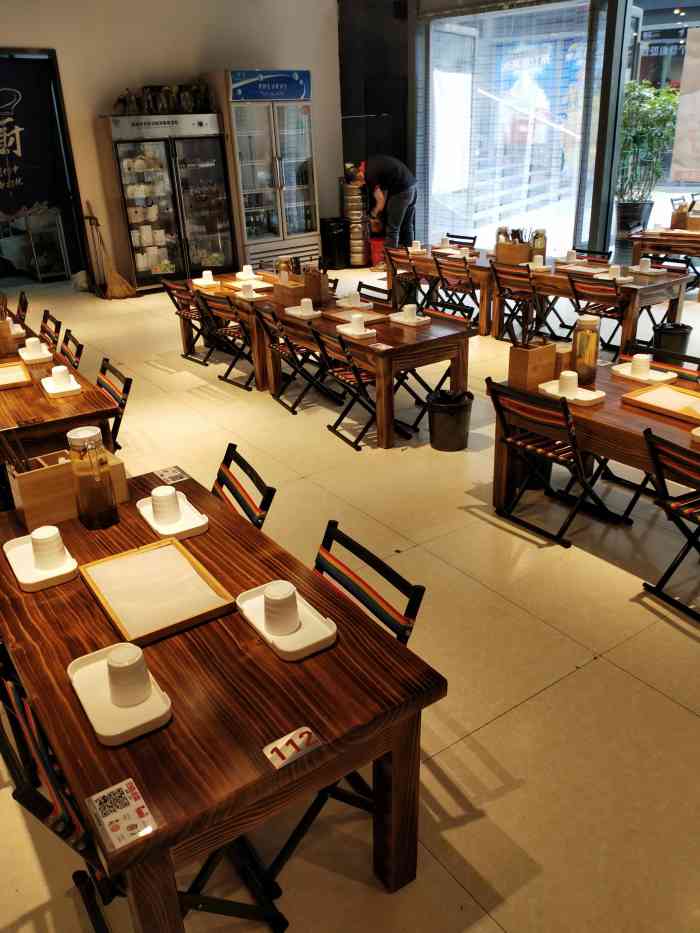 小马扎烧烤-"在抚顺路周边闲逛,看到了这家店,店面位于.