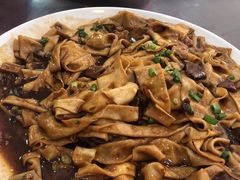 -壹阁胡羊焖饼(特色小吃街店)