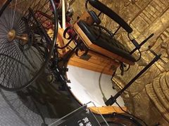 -汽车博物馆主题餐厅