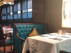 卡座-领鲜活海鲜榴莲自助火锅(东门店)