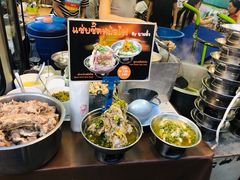 -席娜卡琳火车铁道夜市