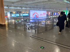 -麦当劳(上海虹桥站30B检票口楼上)