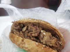 烧饼夹肉-牛街老爆肚满(牡丹园店)