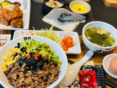 铺天盖地牛油果牛丼-熊吞·大碗丼烧肉饭(西市场嘉华店)