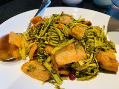 辣木籽炒猪颈肉-川旺角川粤融合菜•海景餐厅(星海广场店)