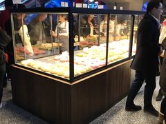 面包甜点陈列柜-LELECHA乐乐茶(上海五角场万达广场店)