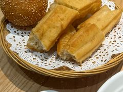 油条-弄堂咪道-饭香·面香·馄饨香(汇锦广场店)
