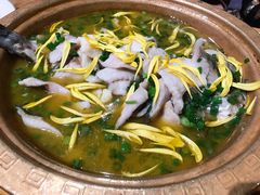 金汤菊花鲈鱼-老滇山寨•云南特色菜•地方菜•民族风情歌舞表演(金碧店)