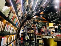 -钟书阁(珍园店)
