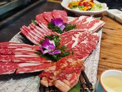 黑牛六拼-明洞阿姨·韩式酱蟹烤肉·创意料理(三元桥店)