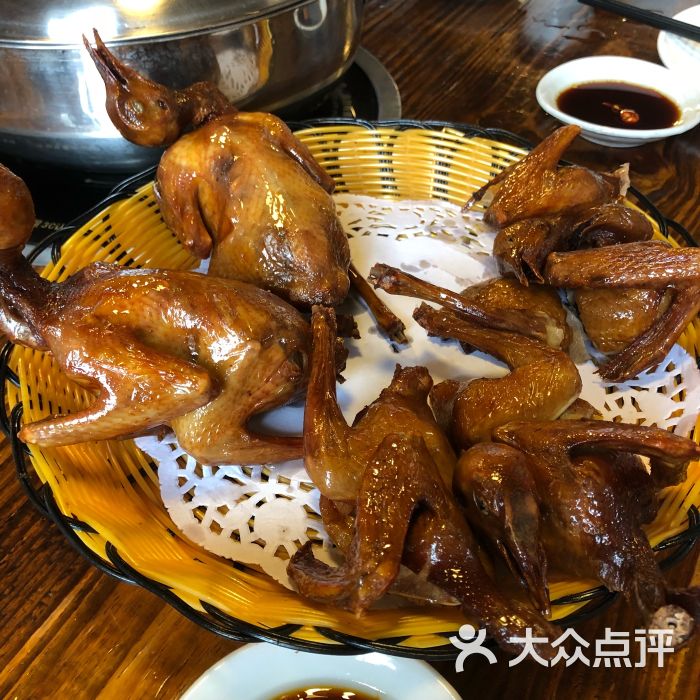 百利鸽王名阁药膳乳鸽专门店(花都店)图片 第1张