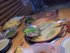 -洱火云南酸菜牛肉火锅(石景山当代商城店)