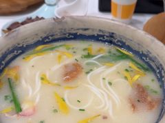 -新世界·过桥米线宴