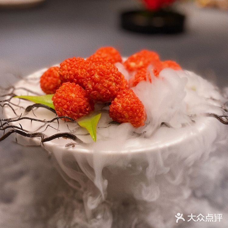 狮子山上,阅江楼旁,宝藏级别的餐厅,雕栏玉砌醉东风