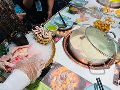 -洪氏嗨捞·猪肚鸡火锅(阳光天地店)
