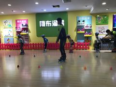 -阿布溜溜(同曦假日百货店)