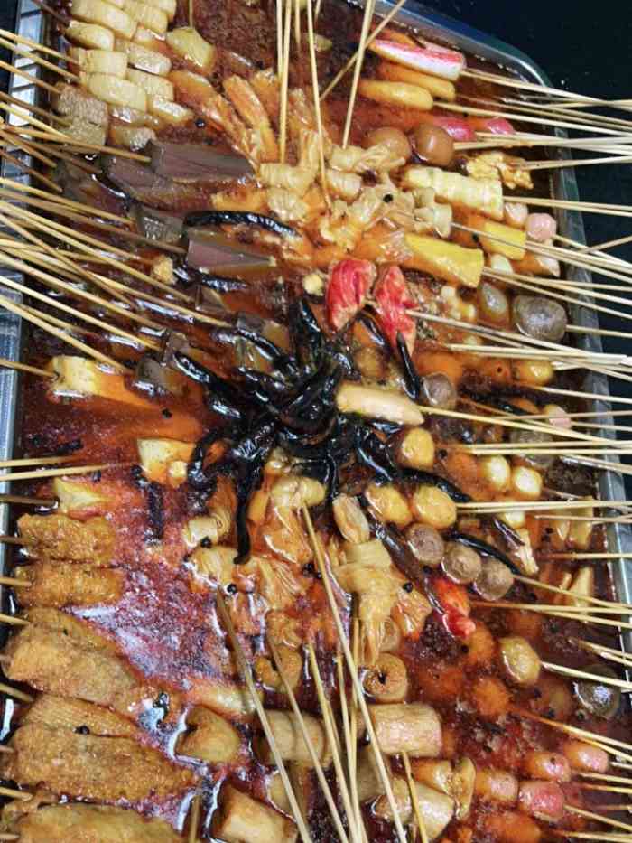 老北京脏摊麻辣烫(十里河店)-"开在比较隐蔽的居民区和酒店旁边的一个