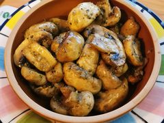 橄榄油香煎小蘑菇-tapas by dos cielos西班牙餐厅(重庆光环购物公园店)