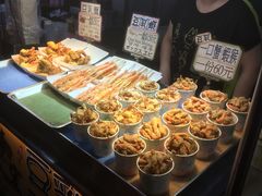 -六合夜市