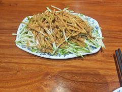 -老天桥酱肉烧饼夹肘子(天桥店)