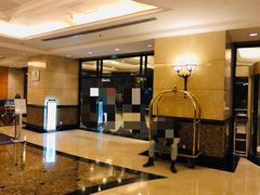 -深圳富苑皇冠假日套房酒店