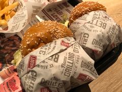 -The Habit Burger Grill 哈比特汉堡(复兴soho店)