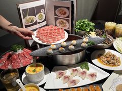 -鲜入唯煮·港式海鲜牛肉火锅(金宝街店)