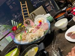 鸡汤清汤锅底-金陵饭店 56F 家·海鲜火锅餐厅