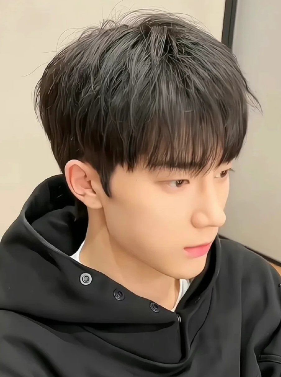 男生简洁发型
