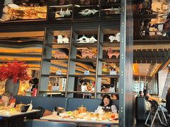 -雍容荟帝王蟹活龙虾展台自助(IFS黑金店)