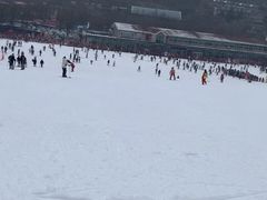 -济南卧虎山滑雪场