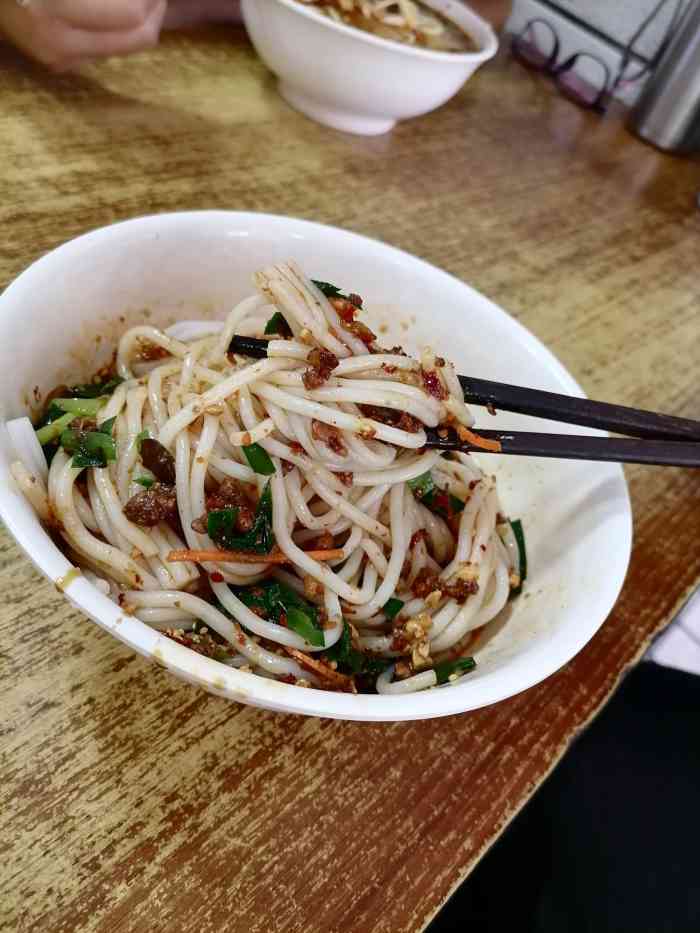 建新园过桥米线(宝善街店)-"回到昆明最后吃顿米线,选择老字号建新园