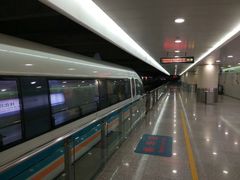 -龙阳路磁悬浮列车总站-停车场