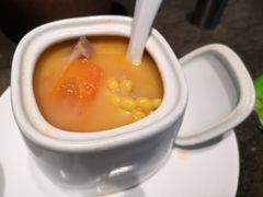 番茄玉米煲龙骨-汤城小厨•粤菜•靓汤(苏州街店)