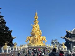 -峨眉山报国寺