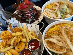 -W COLLECTIVE  DESSERT SHOP