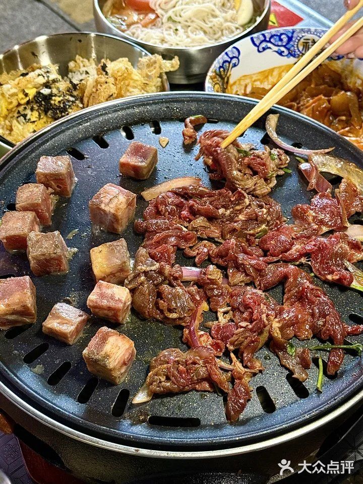 😋东北烤肉天花板！鲜牛肉香到上头🔥