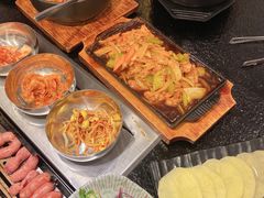 -臻牛烤肉