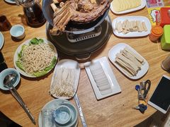 -茸梅路右拐龙虾-农家菜(松江店)