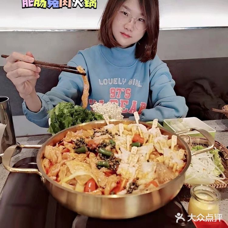 喵十三串串冬季出新品了！肥肠兔火锅让你冬季暖洋洋！