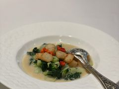 酥脆鱼汤浸菜苗-誉珑轩