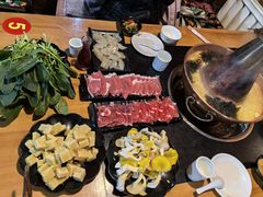 -果松木炭酸菜铜火锅·外婆参鸡汤