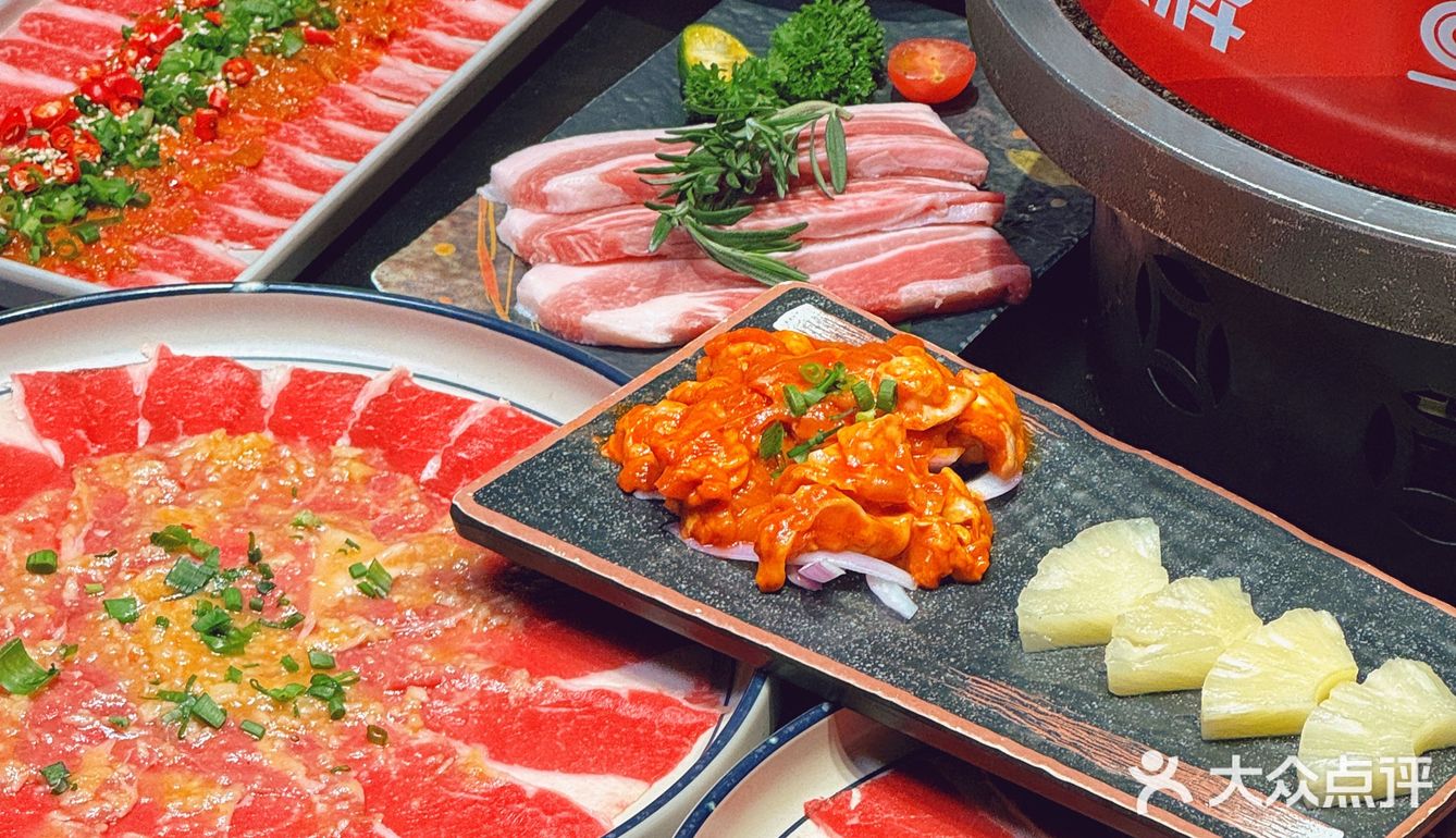 西安吃烤肉，离不开火炉旁特色的油泼辣子！