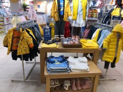 -乐友孕婴童(王府井购物中心店)