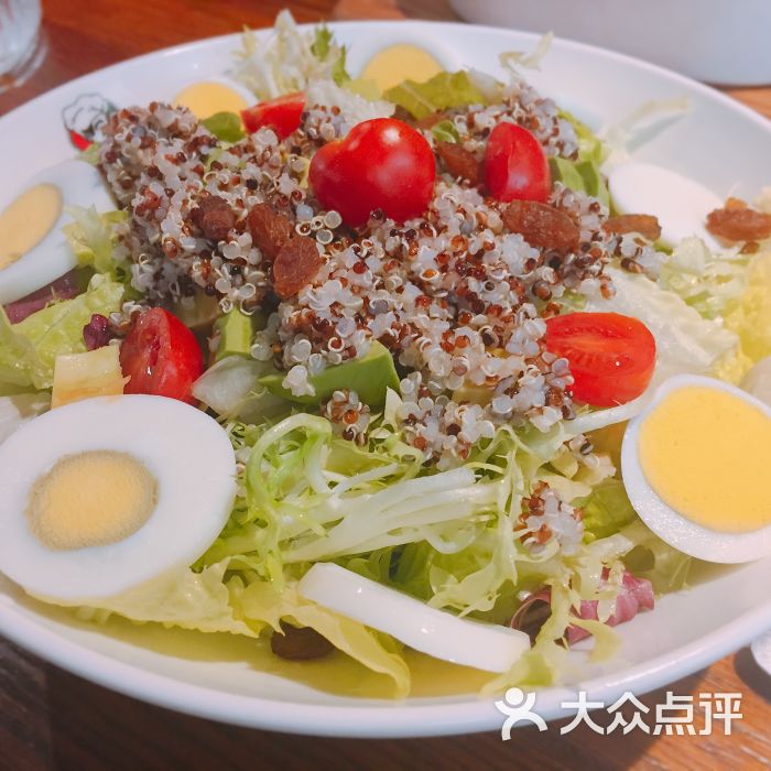 萨贝尔(五四北泰禾广场店)牛油果藜麦沙拉图片 - 第1张