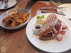 -ROAST coffee & eatery